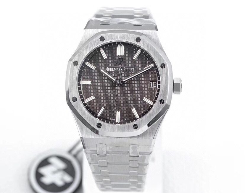 高仿爱彼经典皇家橡树15500银壳黑面